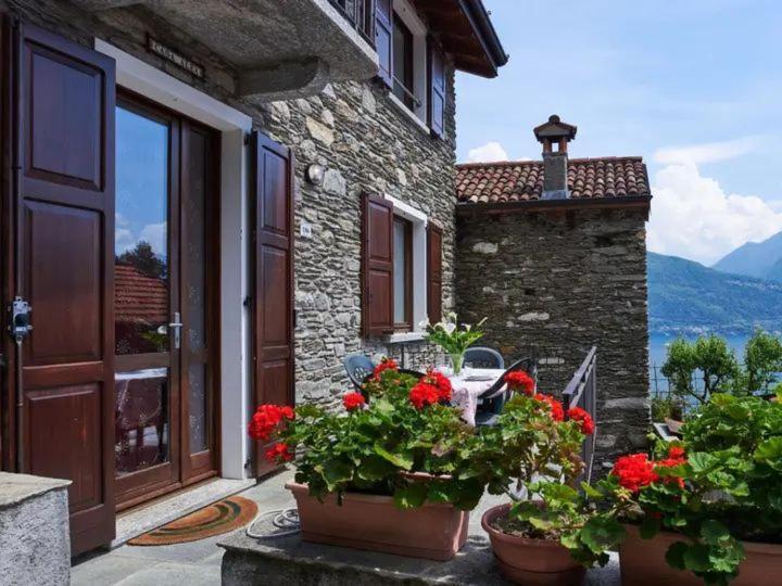 Casa Alex Villa Pianello Del Lario Exteriör bild